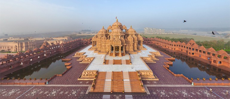 nearest metro station to akshardham temple