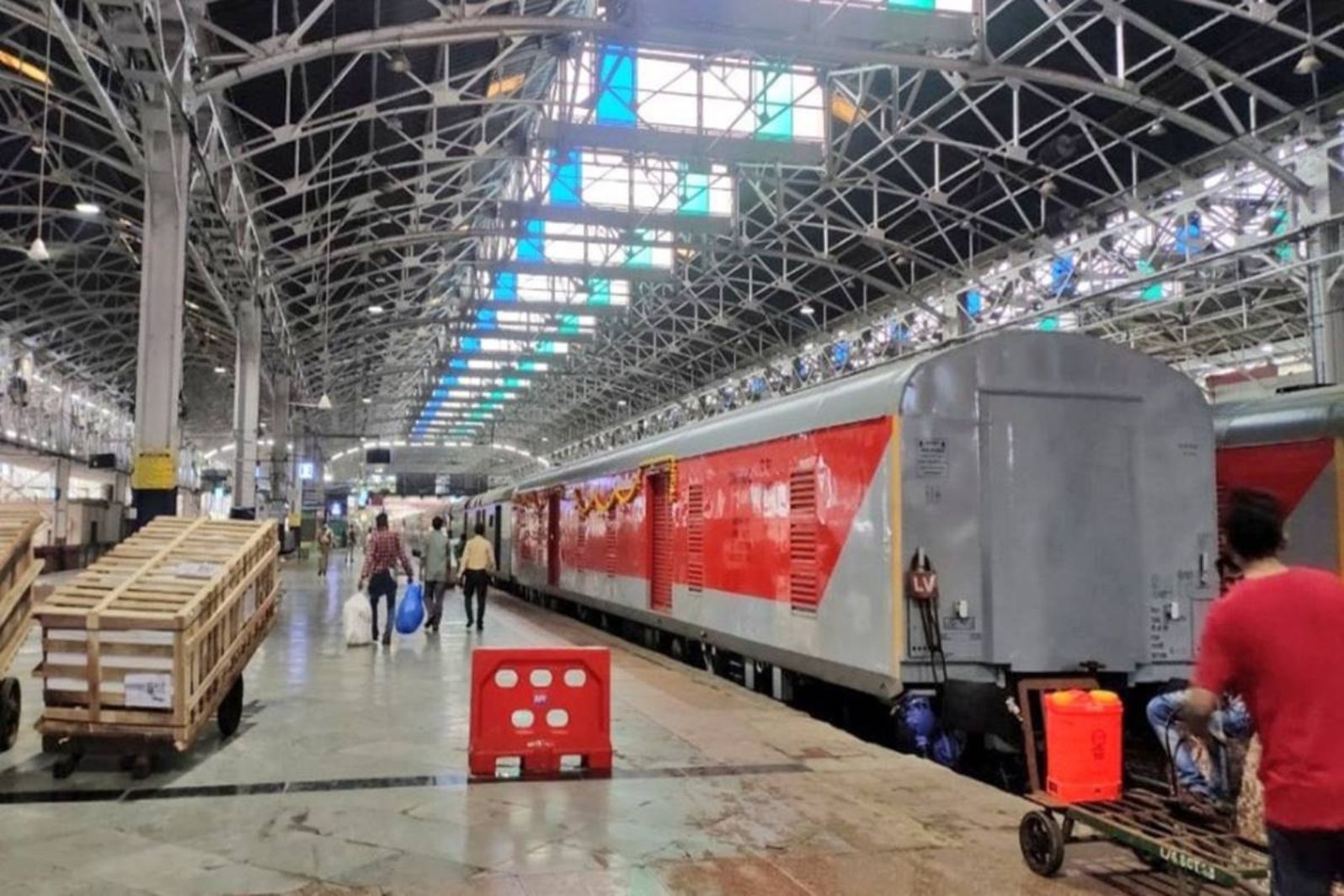 new delhi parcel office